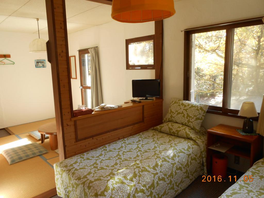 Pension Nugget Inn Hakuba Eksteriør bilde